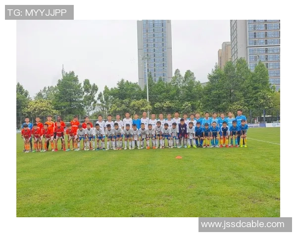 中意混血足球天才崛起：年轻球星如何突破双重文化身份的挑战